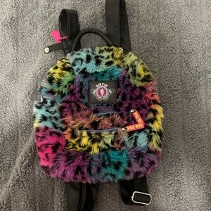 Dan-Pak Rainbow leopard hydration pack